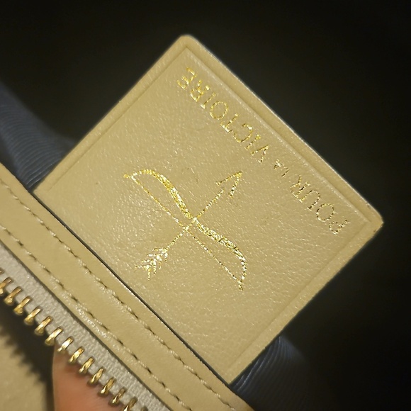 Tan Leather Cecile Bag with Convertible Strap Extra large - Picture 12 of 13